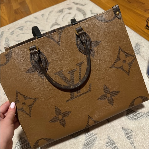 louis vuitton onthego MM - Picture 9 of 9